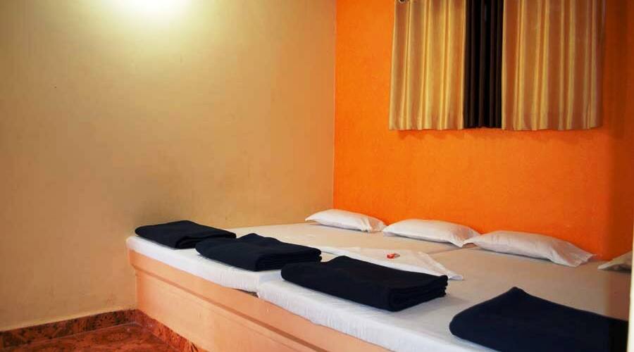 Golden Sandhya Beach Resort, Tarkarli 3